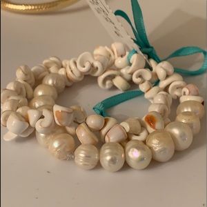 ❤️❤️❤️SOLD...Pearl and shell bracelet
